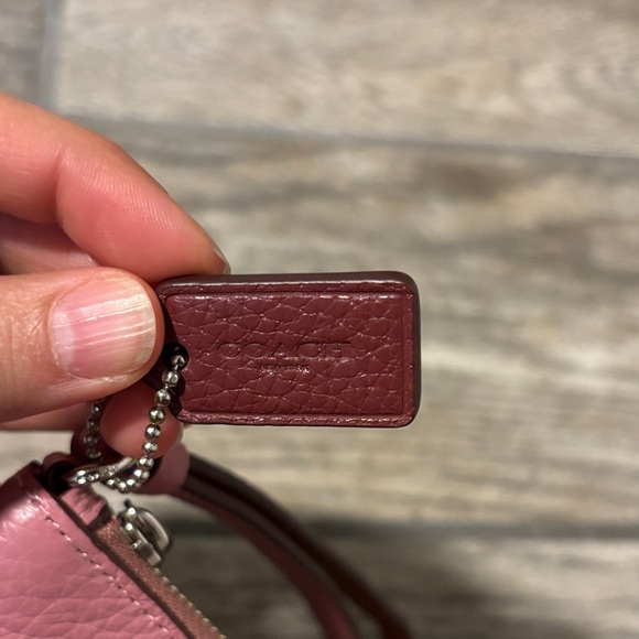 Coach Pink Wristlet with Character Motif-Disney Minnie Mouse-new without tag - Picture 3 of 7